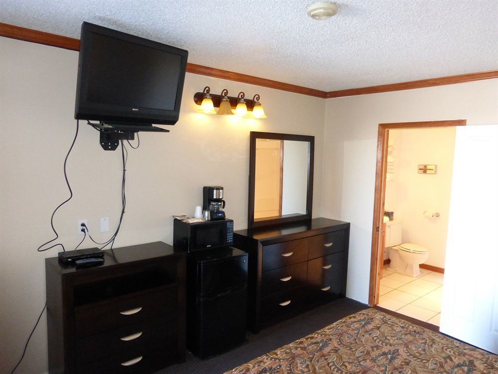 Travel Inn Ларами Екстериор снимка